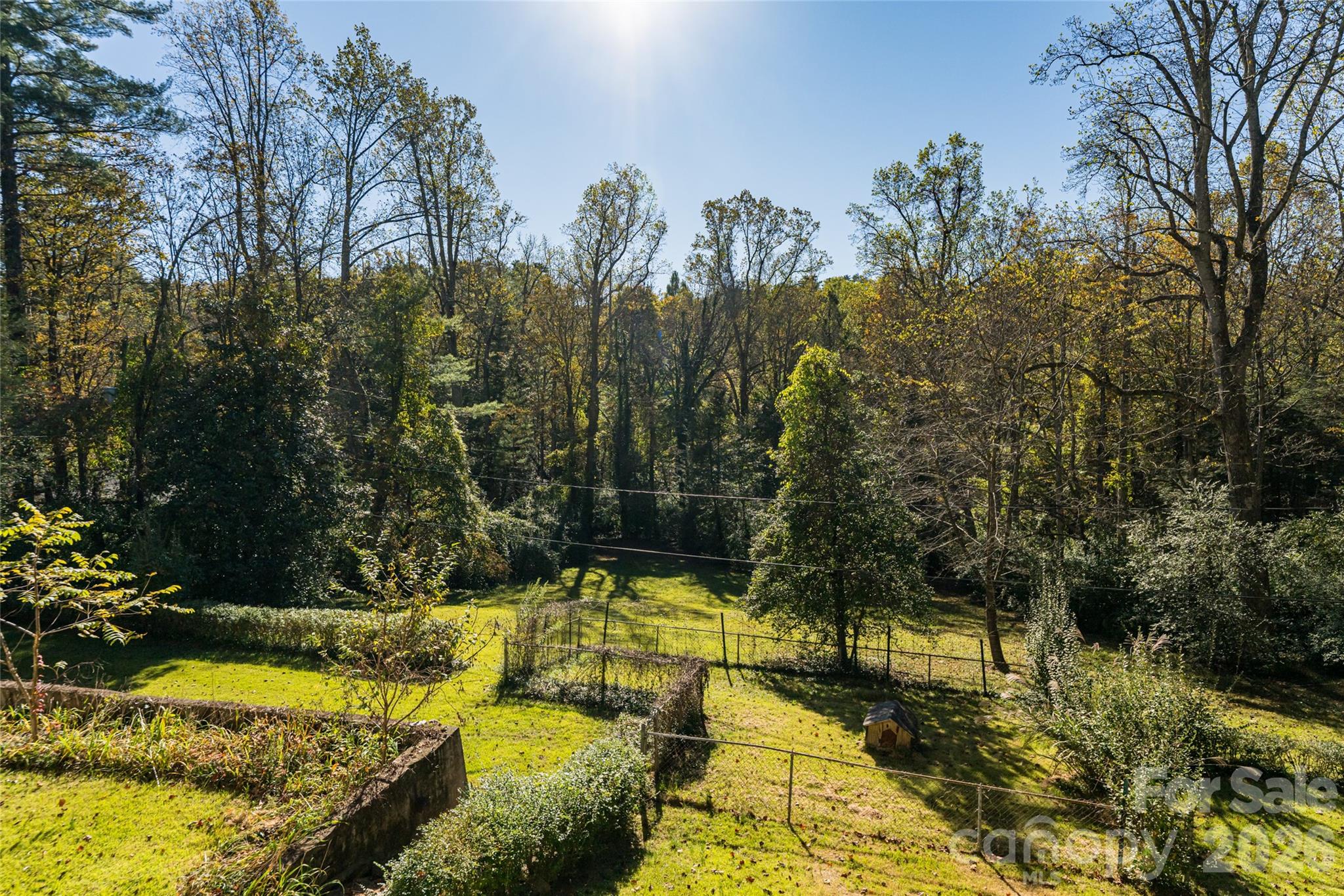 325 Vanderbilt Road — Asheville