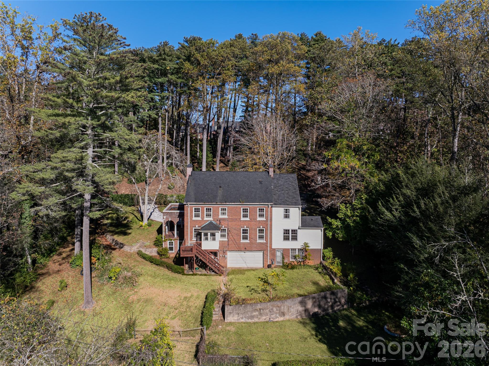 325 Vanderbilt Road — Asheville