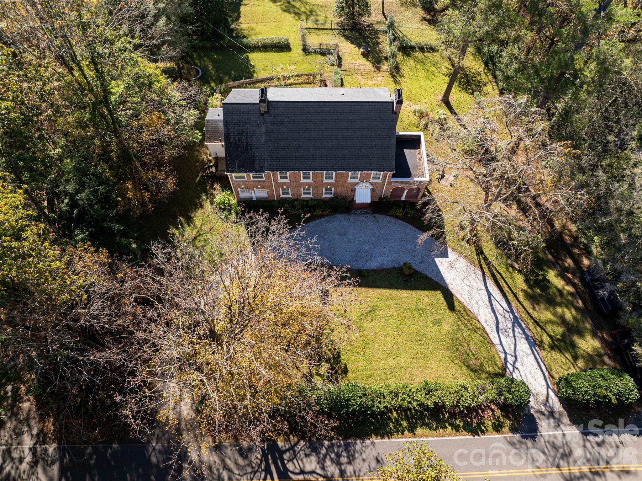 325 Vanderbilt Road — Asheville