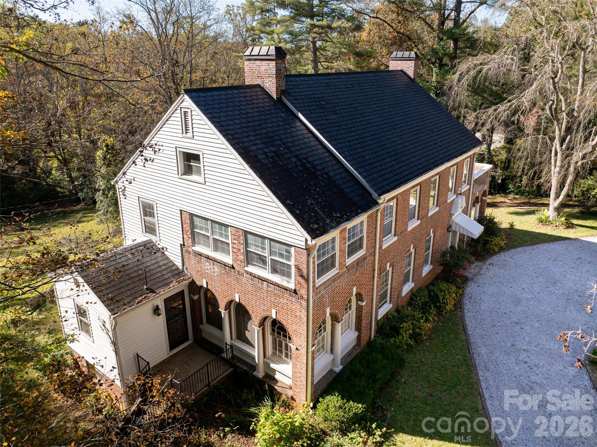325 Vanderbilt Road — Asheville