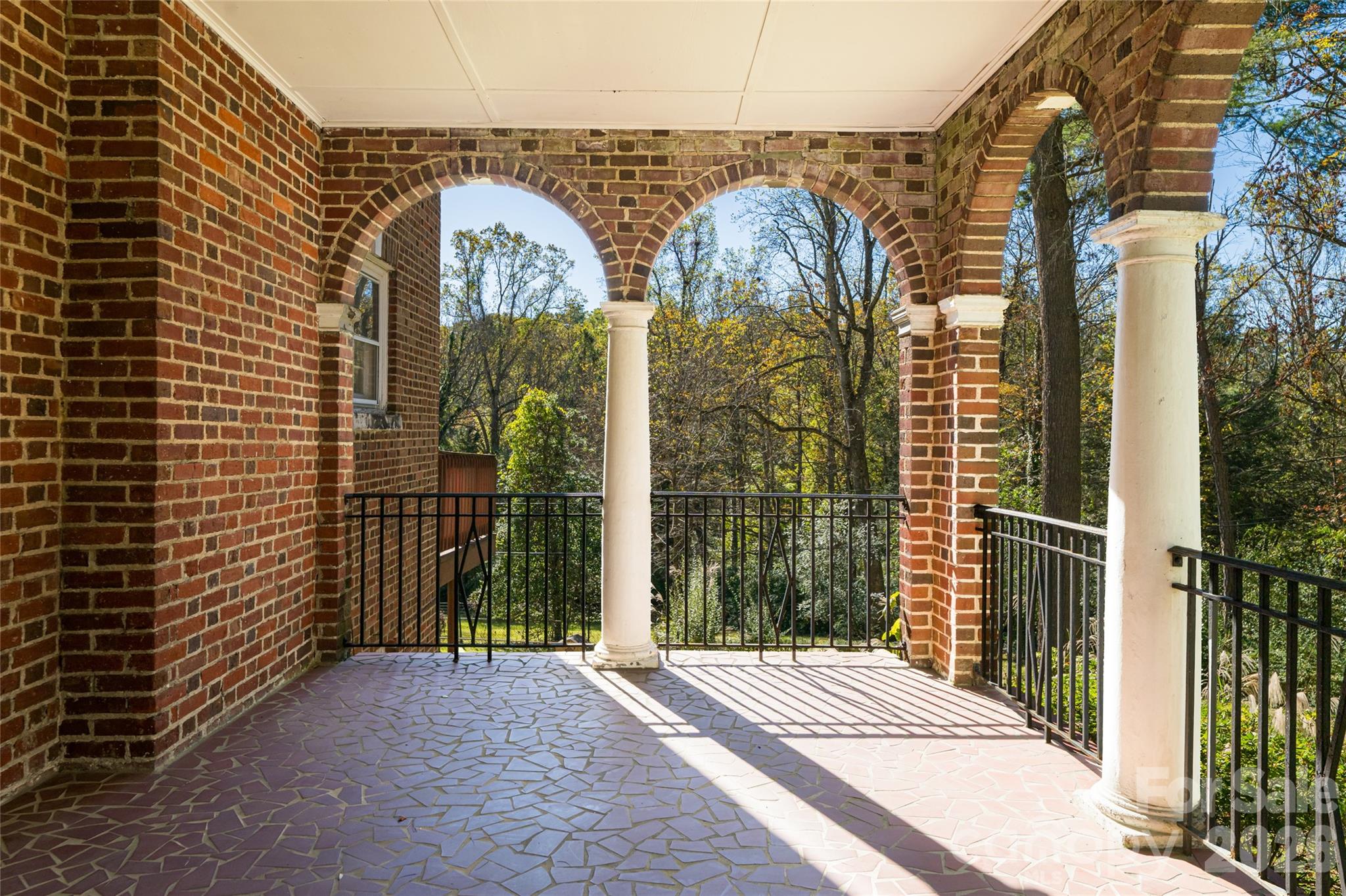 325 Vanderbilt Road — Asheville