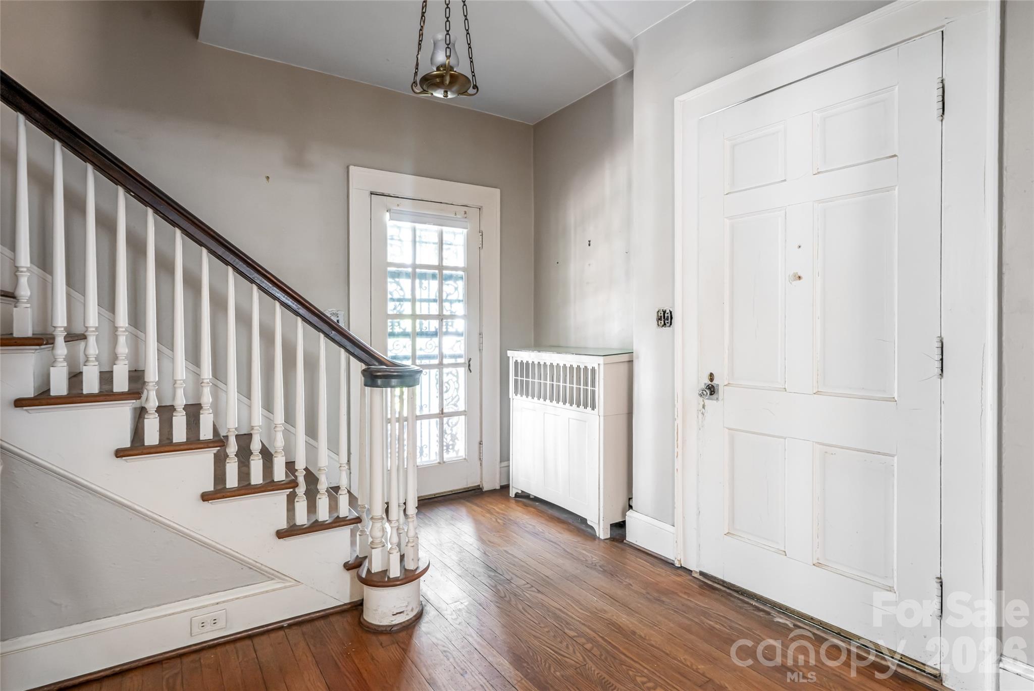 325 Vanderbilt Road — Asheville