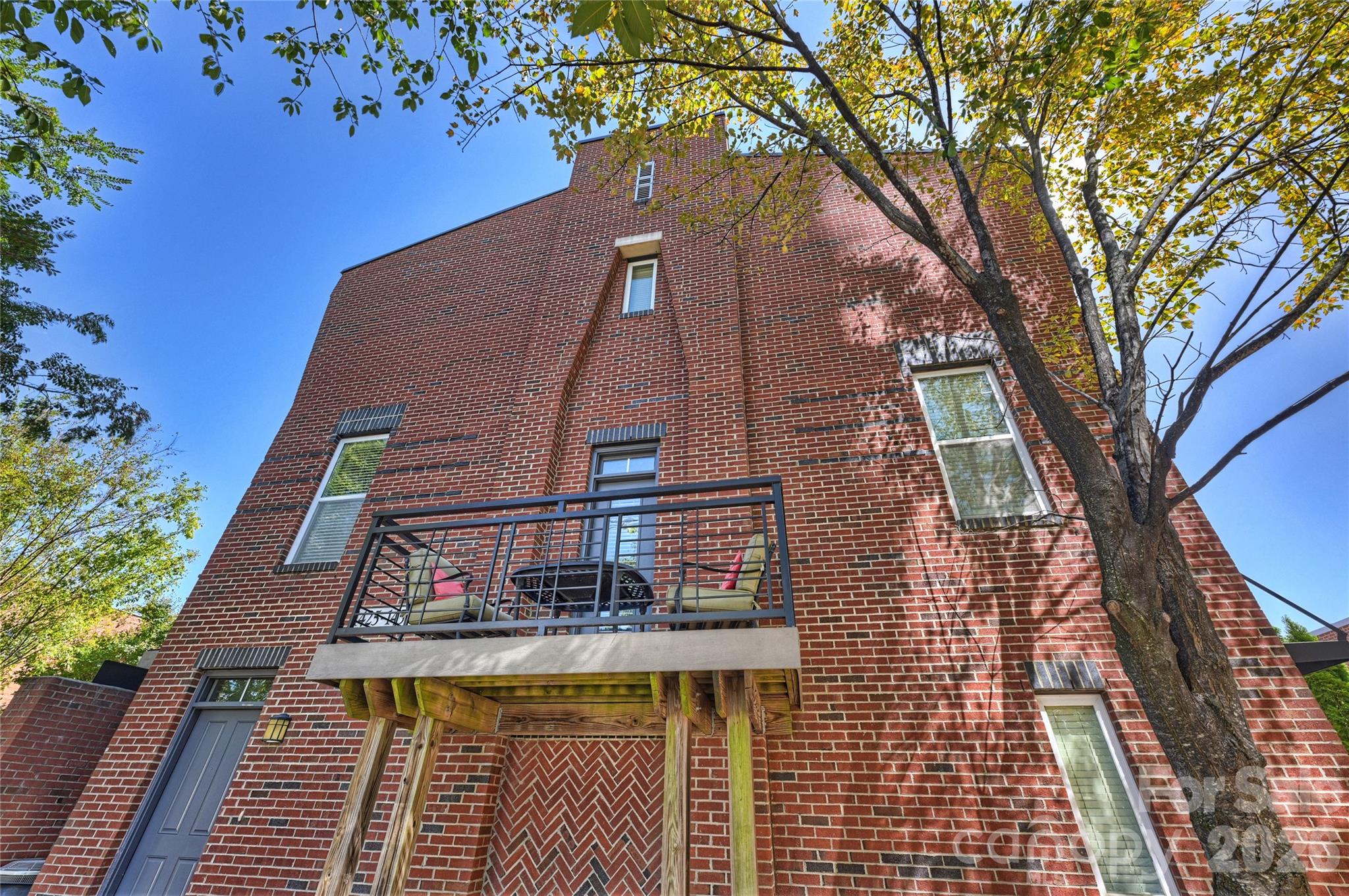 1425 Camden Road — Charlotte