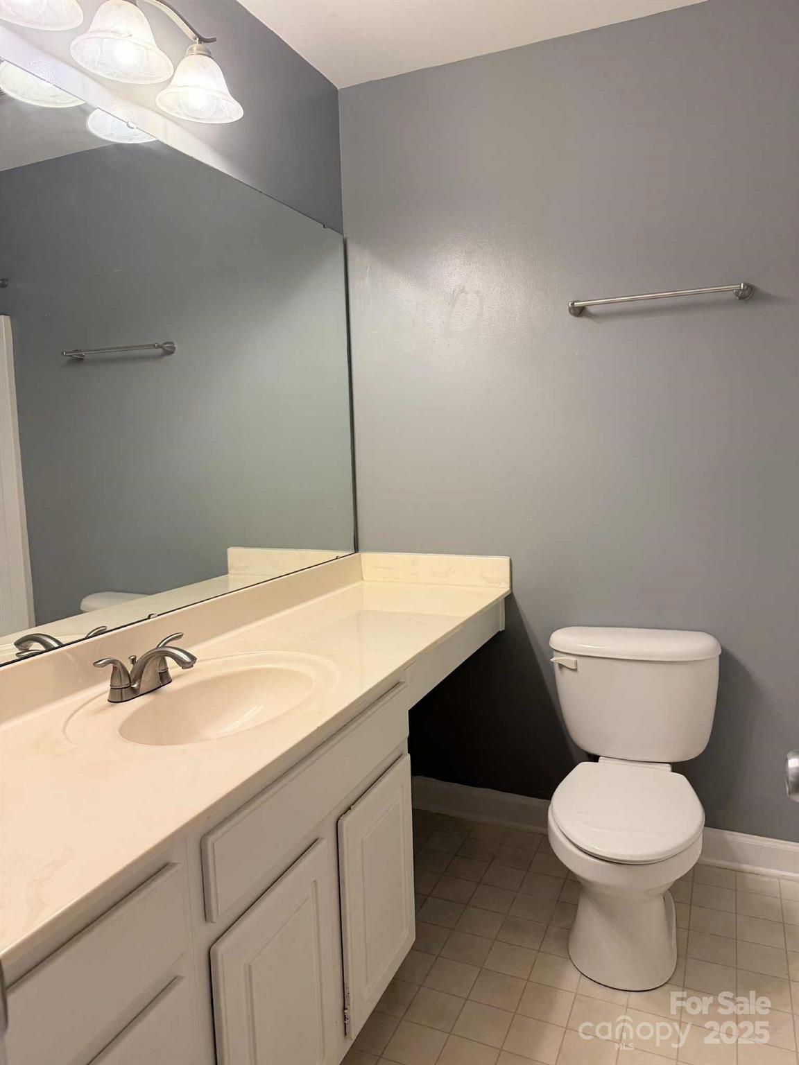 1218 Green Oaks Lane #J — Charlotte