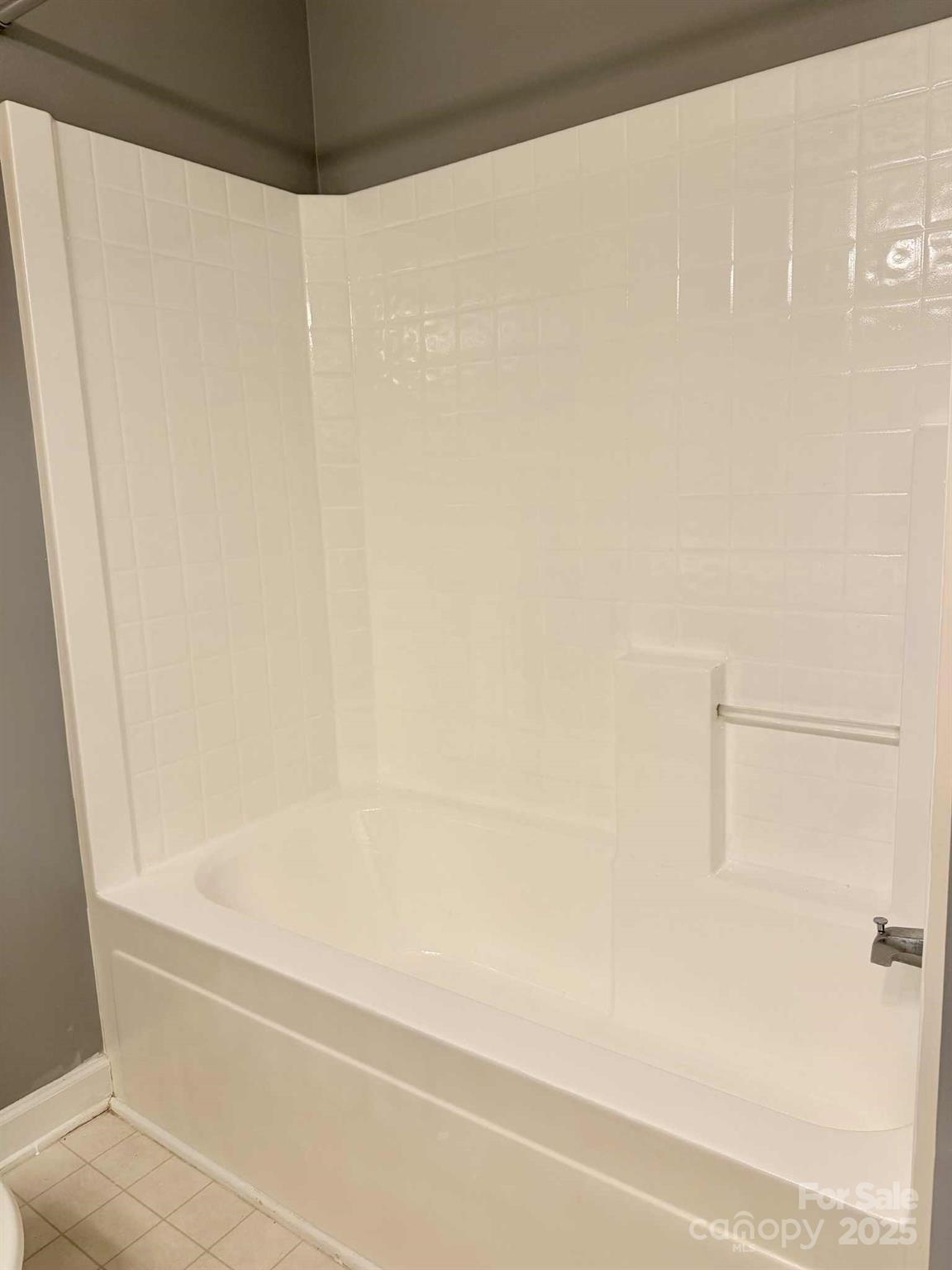 1218 Green Oaks Lane #J — Charlotte