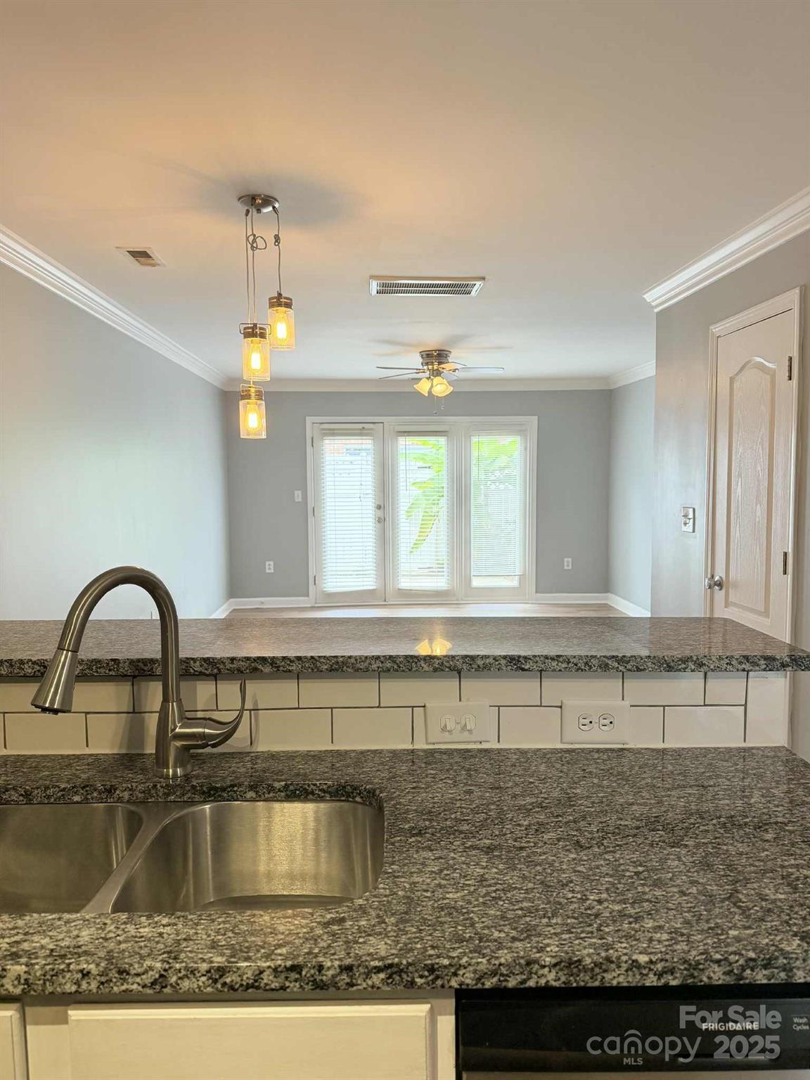 1218 Green Oaks Lane #J — Charlotte