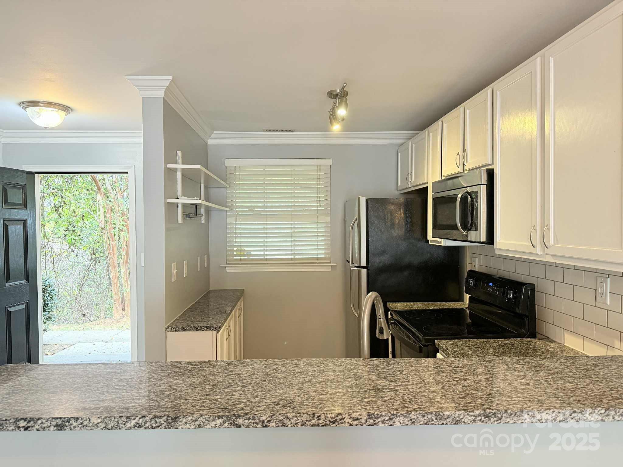 1218 Green Oaks Lane #J — Charlotte