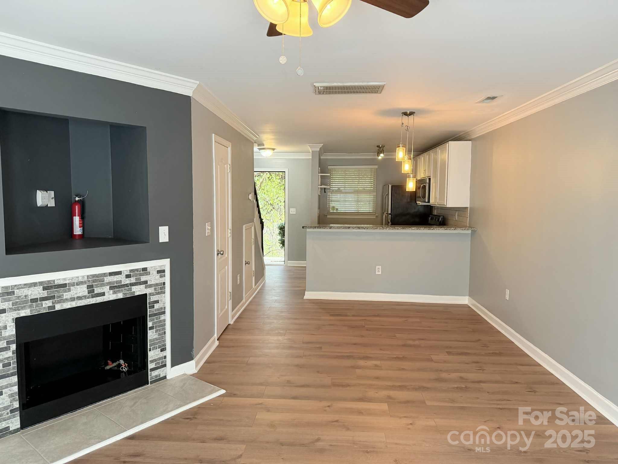 1218 Green Oaks Lane #J — Charlotte