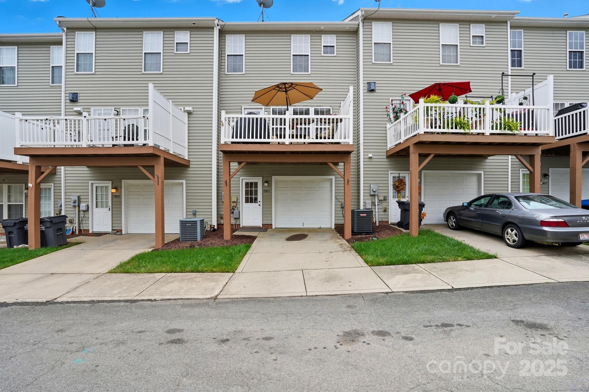 15815 Castle Watch Avenue — Charlotte