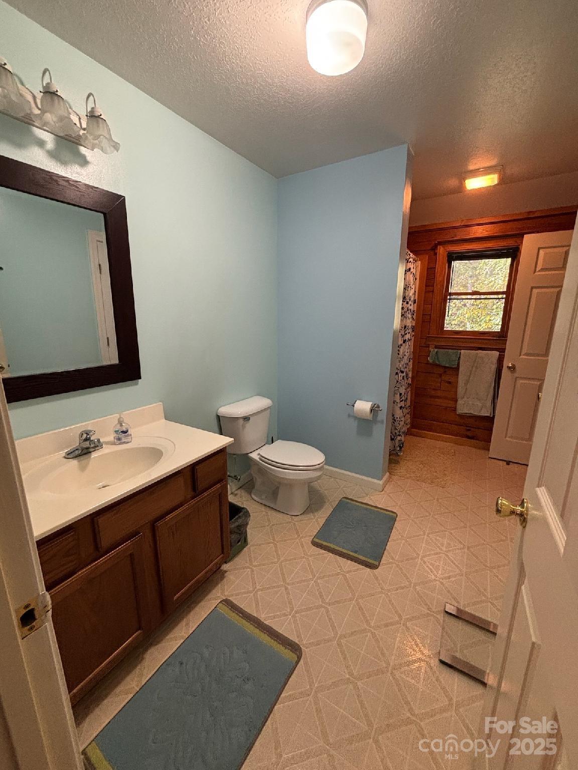 408 Dora Lane — Bakersville