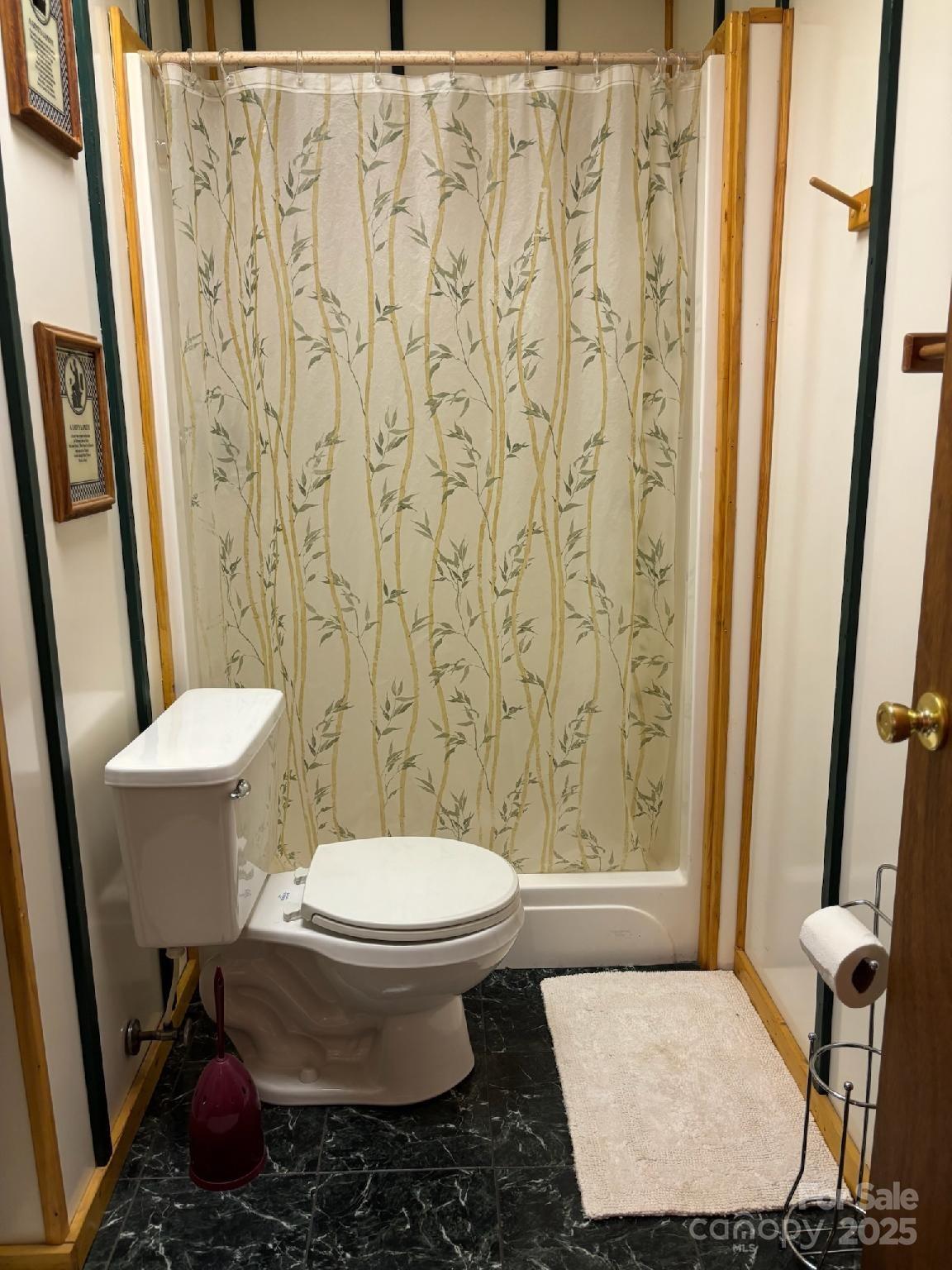 408 Dora Lane — Bakersville
