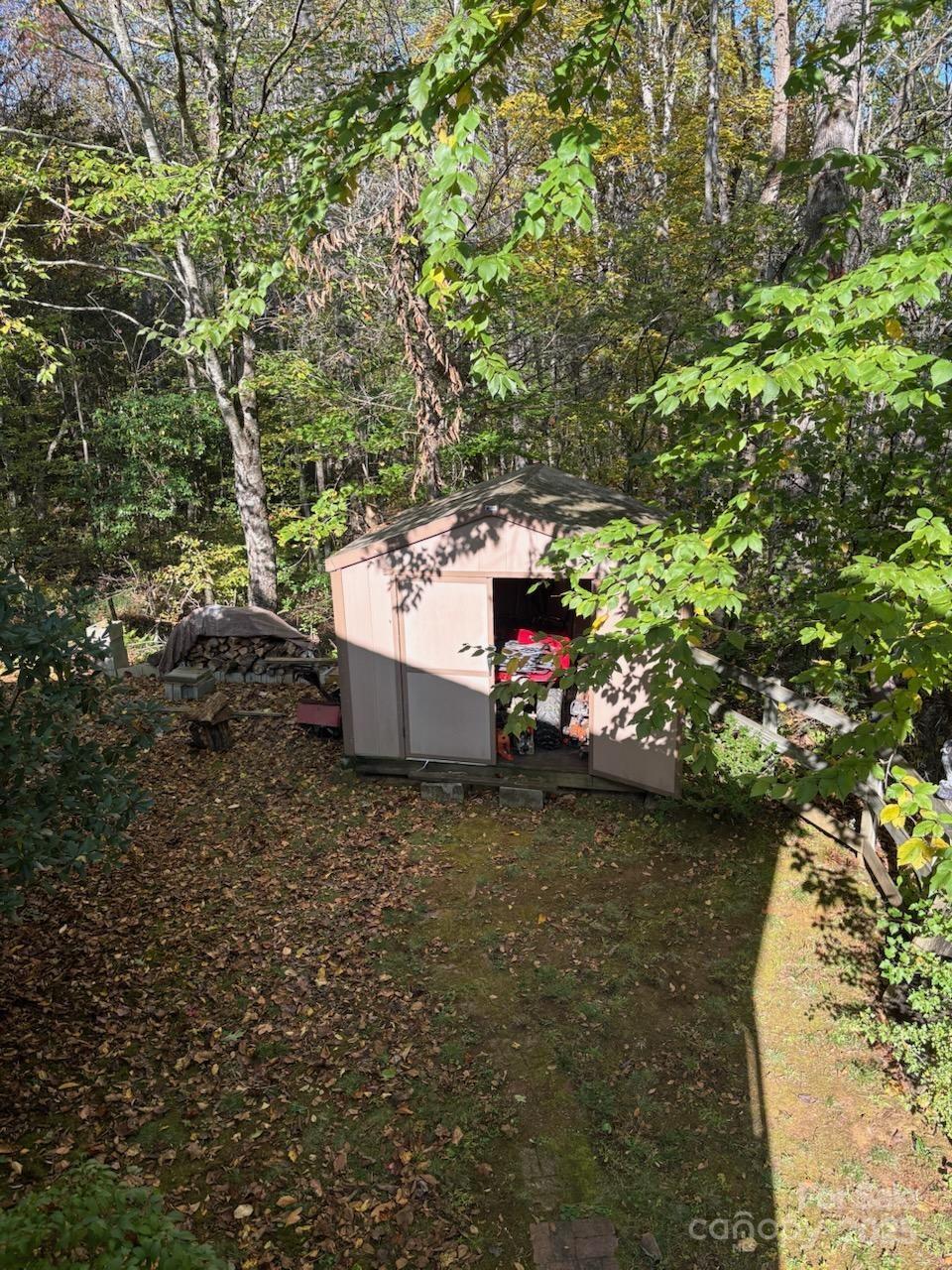 408 Dora Lane — Bakersville