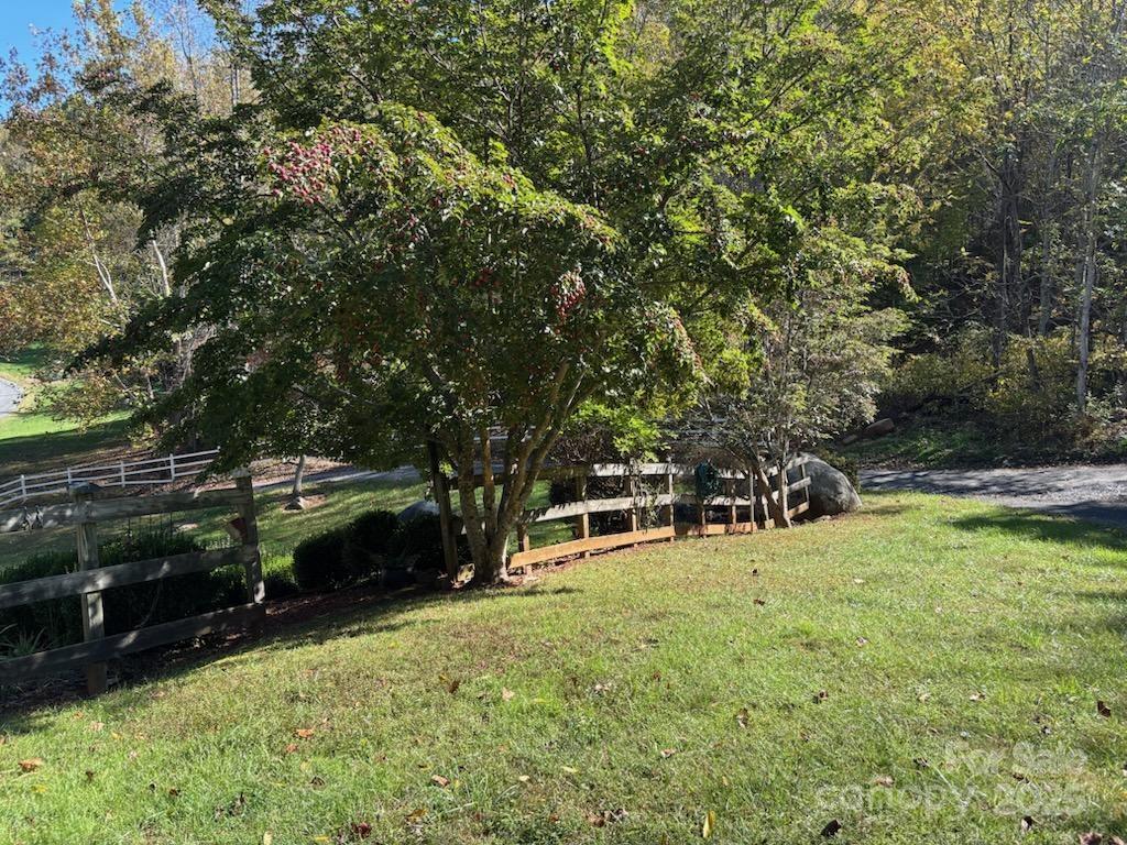 408 Dora Lane — Bakersville