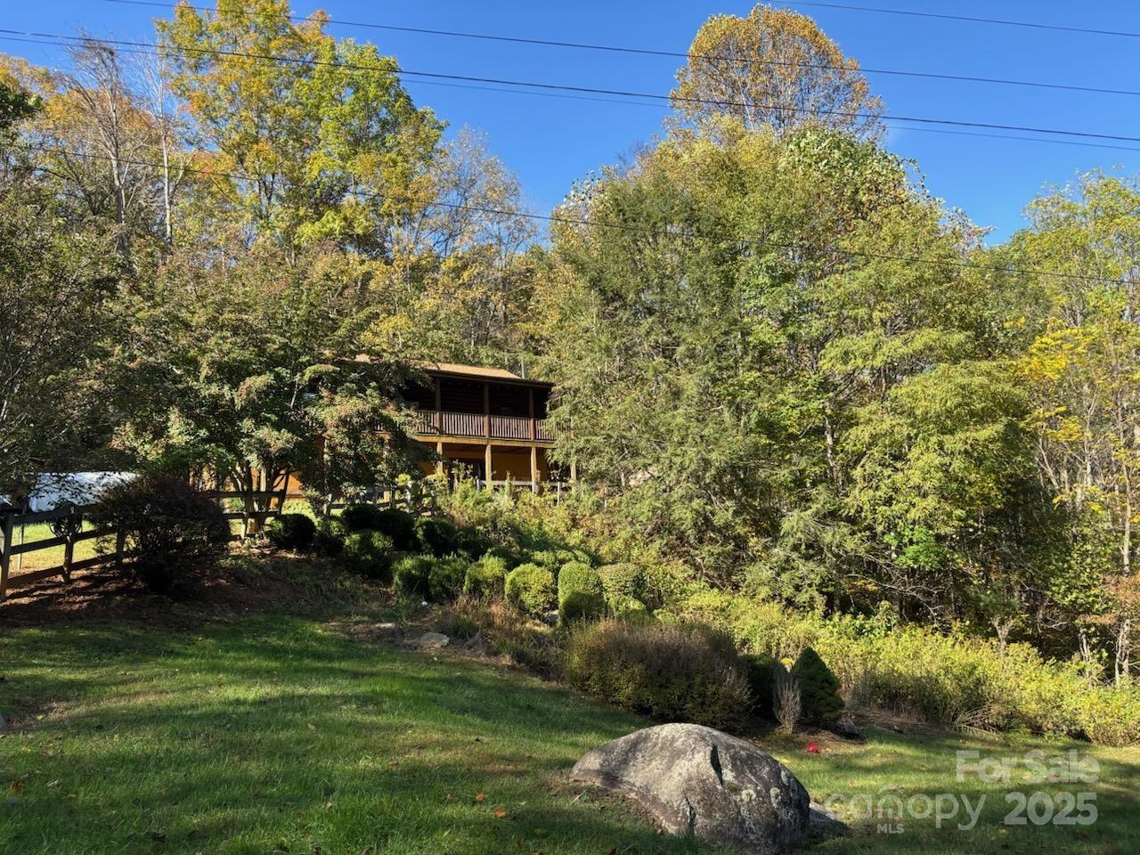 408 Dora Lane — Bakersville