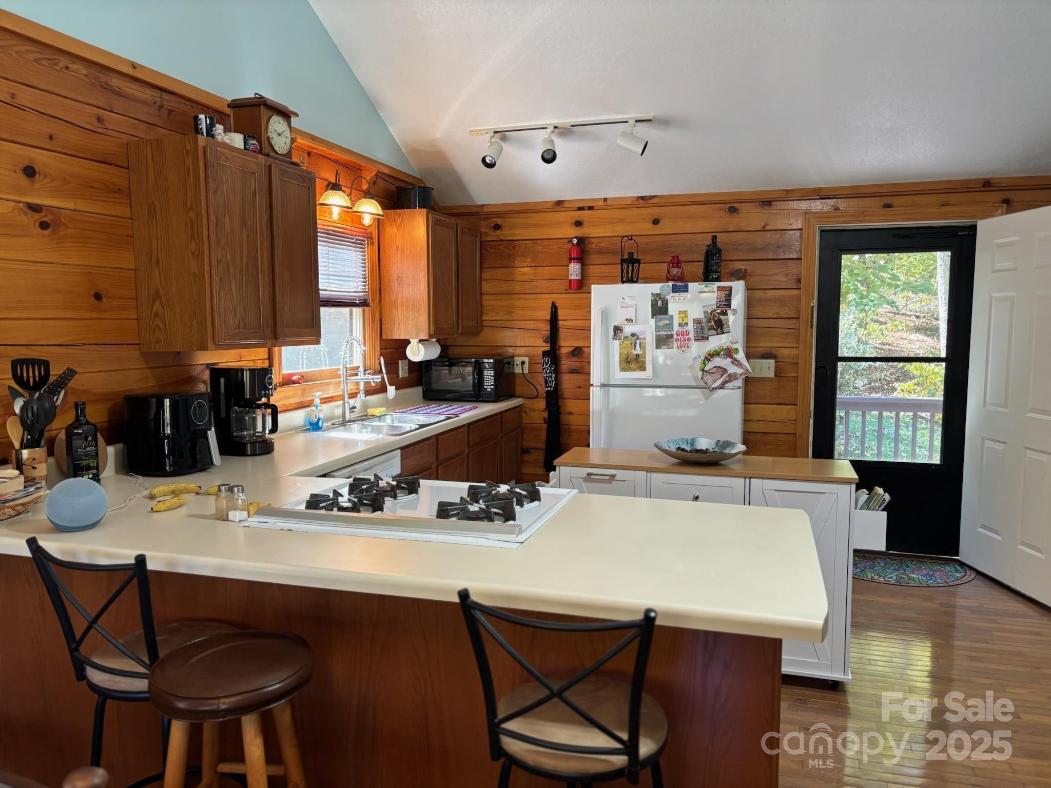 408 Dora Lane — Bakersville