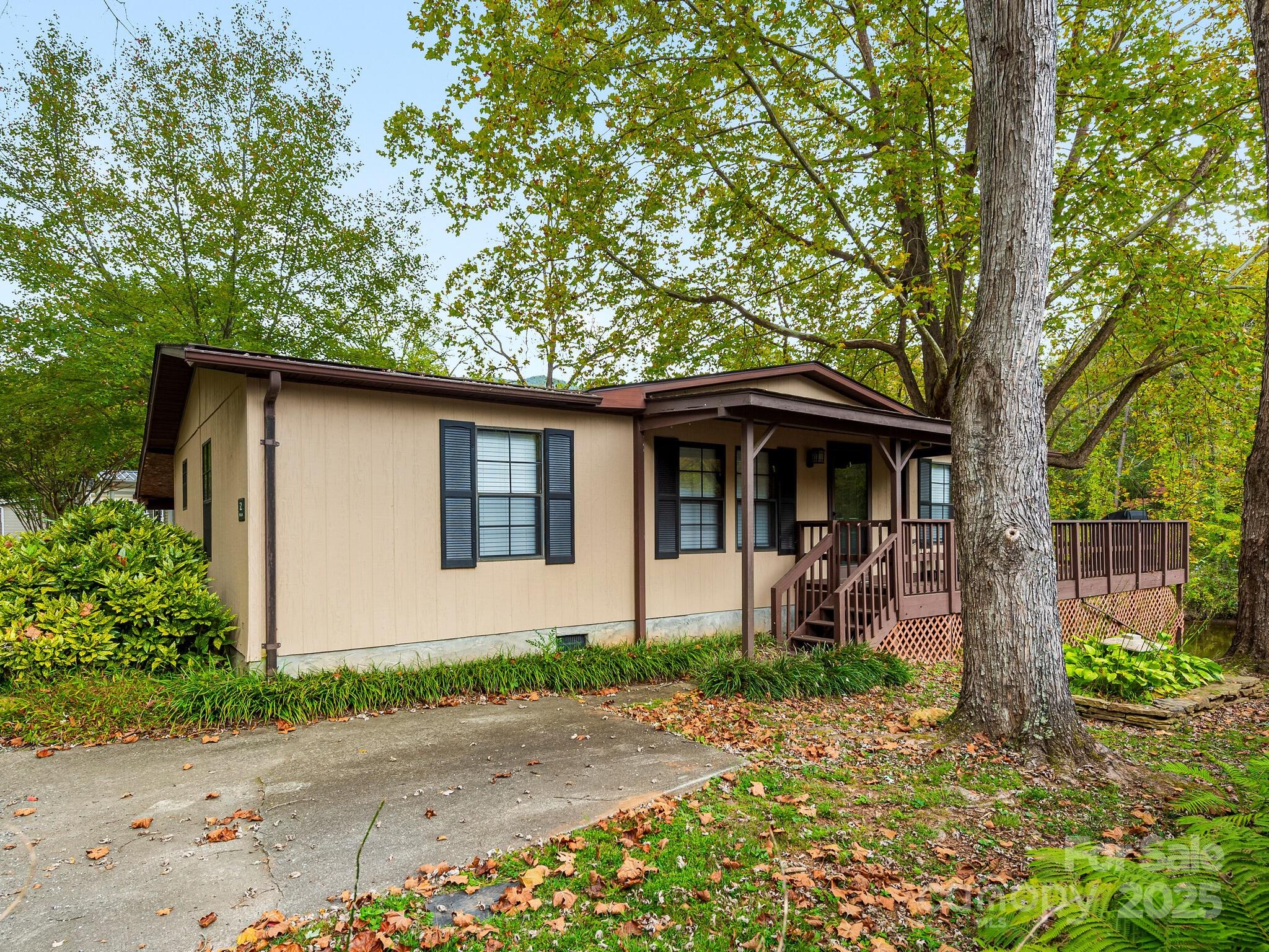 52 Delta Lane — Sylva