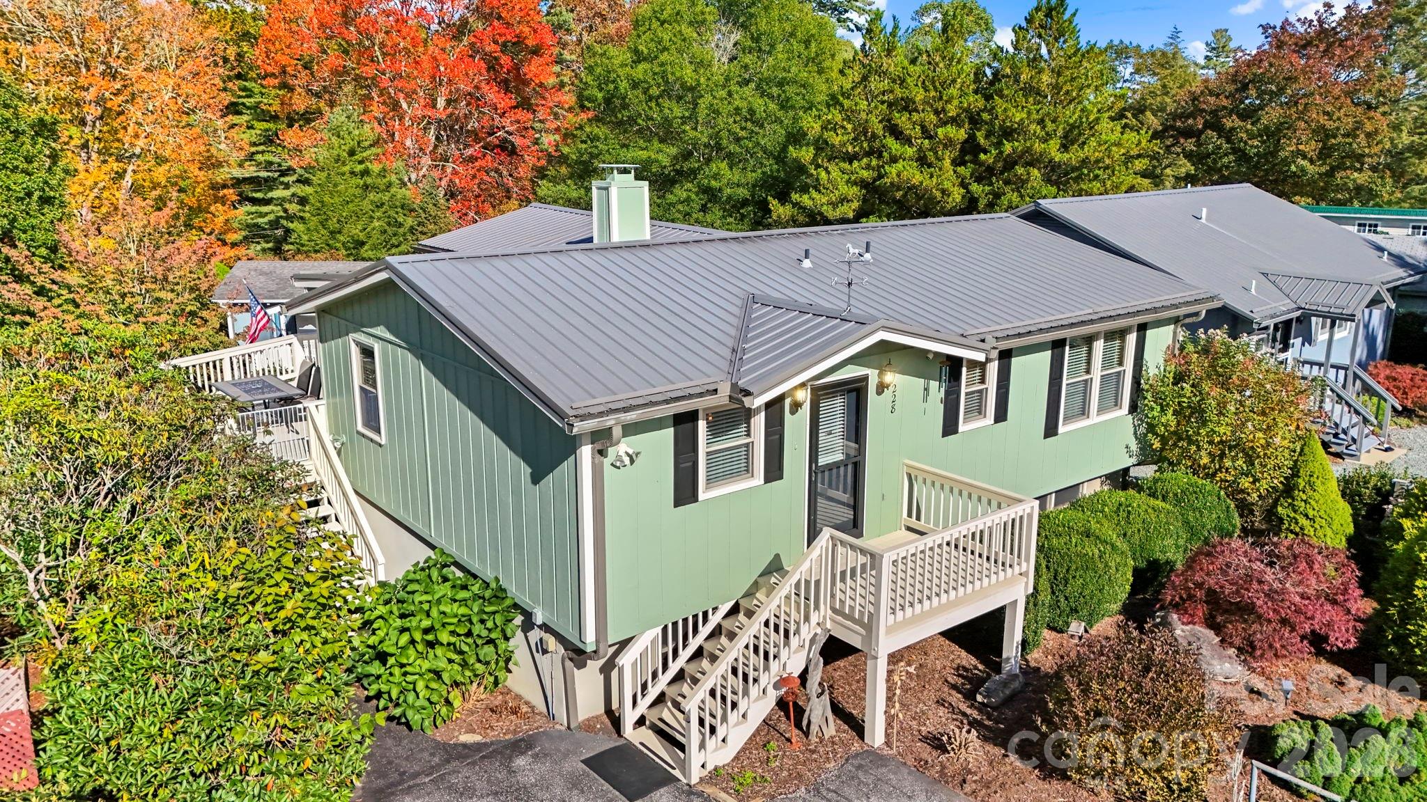 228 Snowshoe Loop — Newland