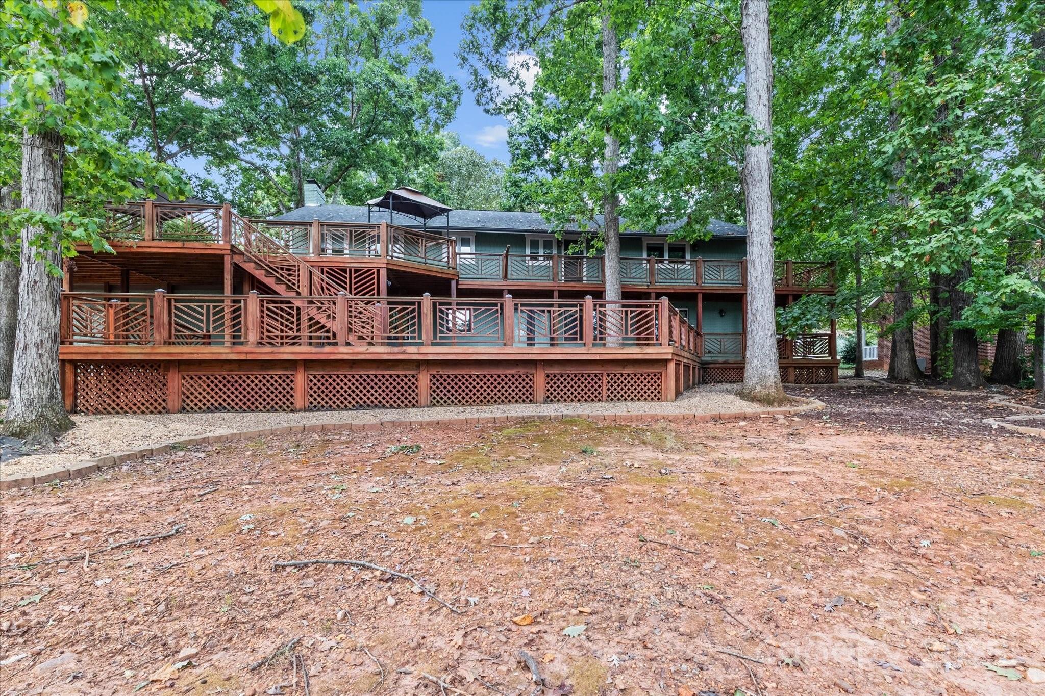 258 Crystal Circle — Mooresville