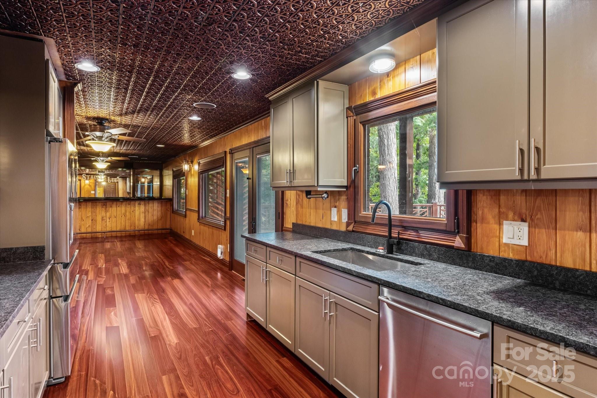 258 Crystal Circle — Mooresville