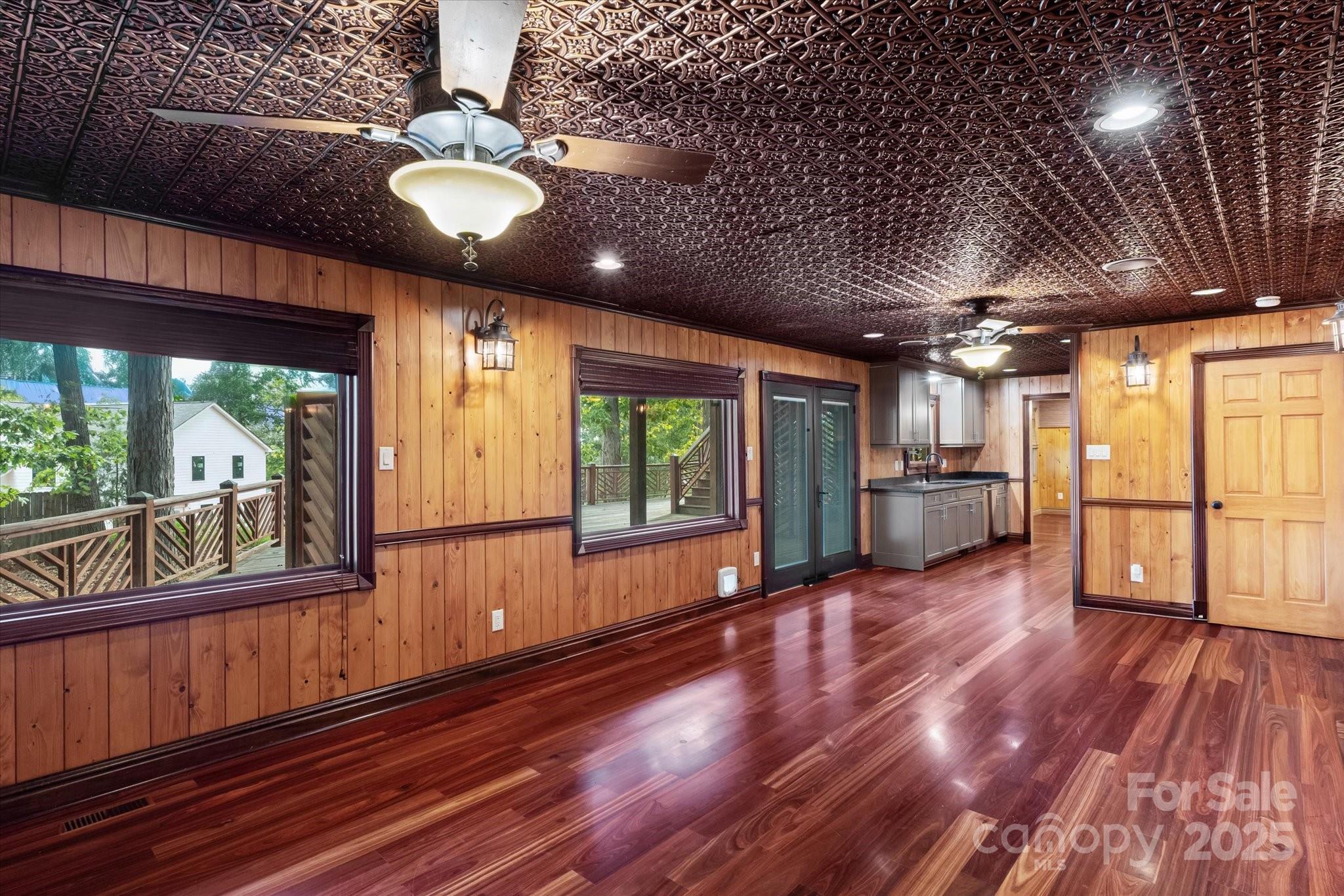258 Crystal Circle — Mooresville