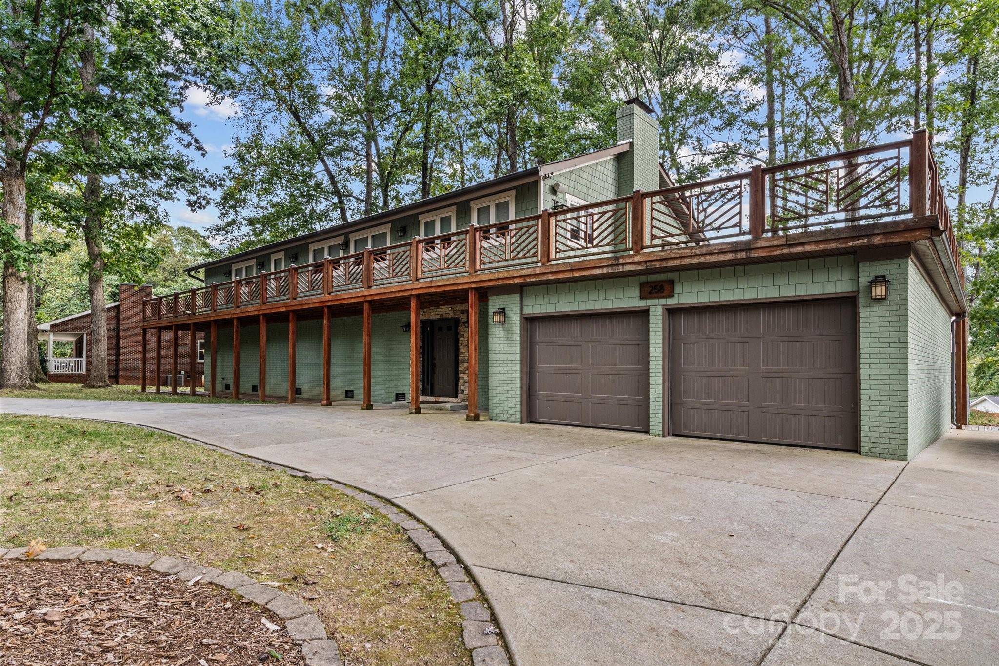 258 Crystal Circle — Mooresville