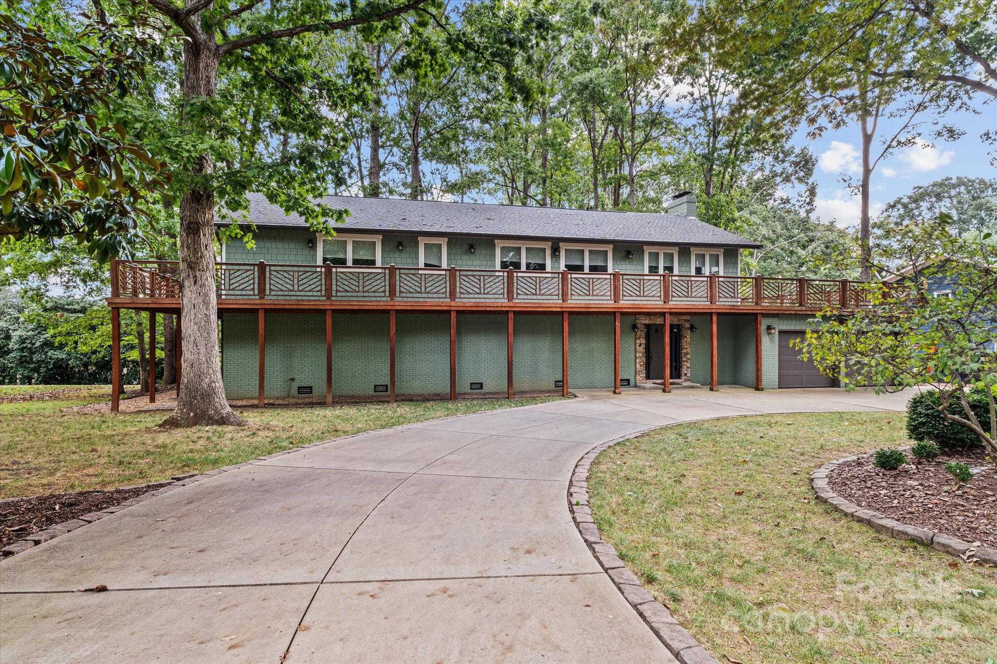 258 Crystal Circle — Mooresville