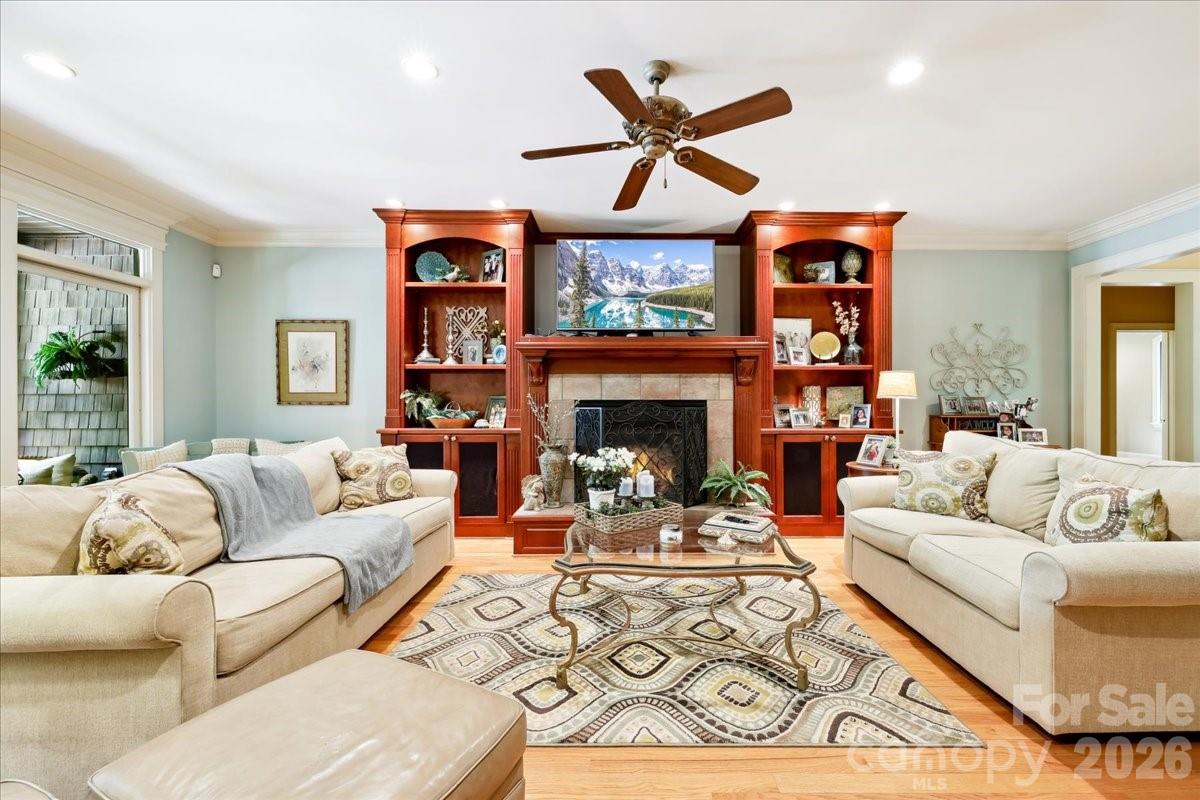 562 Rocky Cove Lane — Denton