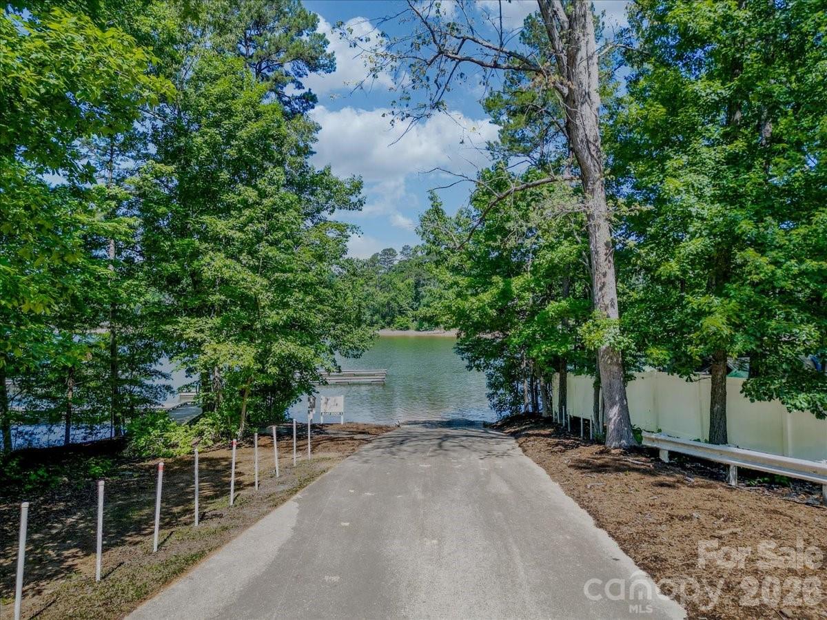 562 Rocky Cove Lane — Denton