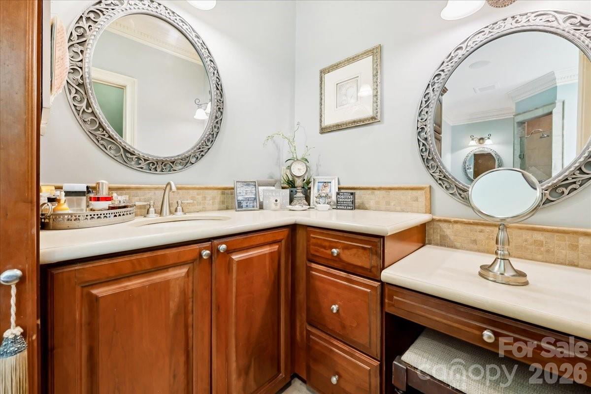 562 Rocky Cove Lane — Denton