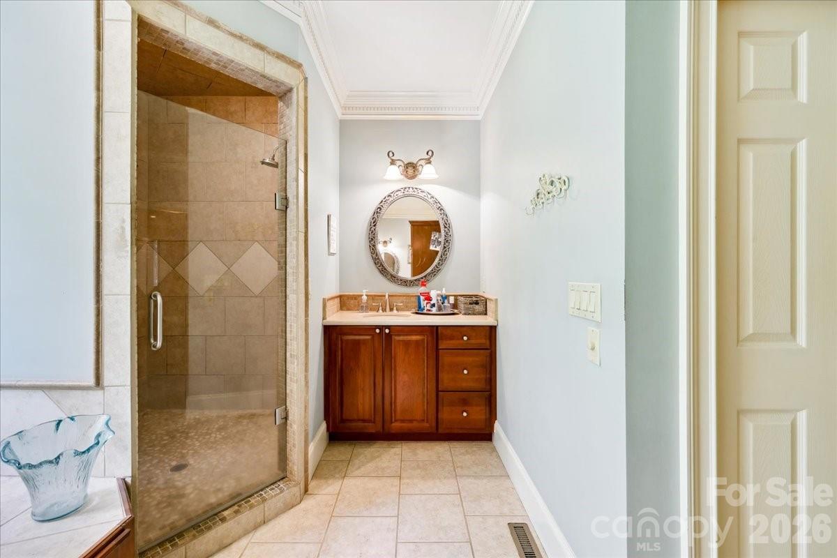 562 Rocky Cove Lane — Denton