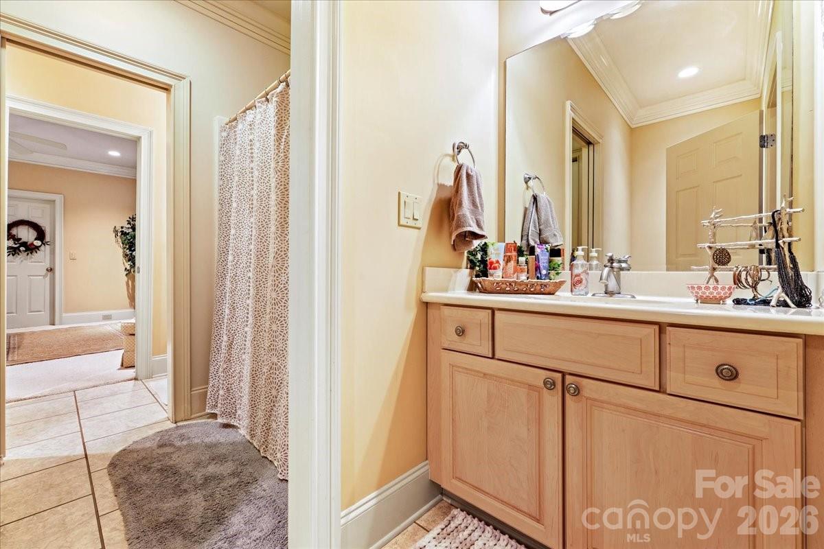 562 Rocky Cove Lane — Denton
