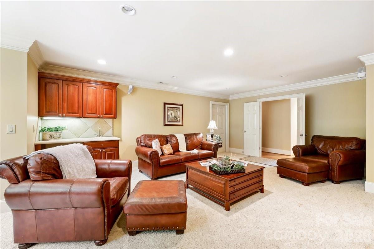 562 Rocky Cove Lane — Denton
