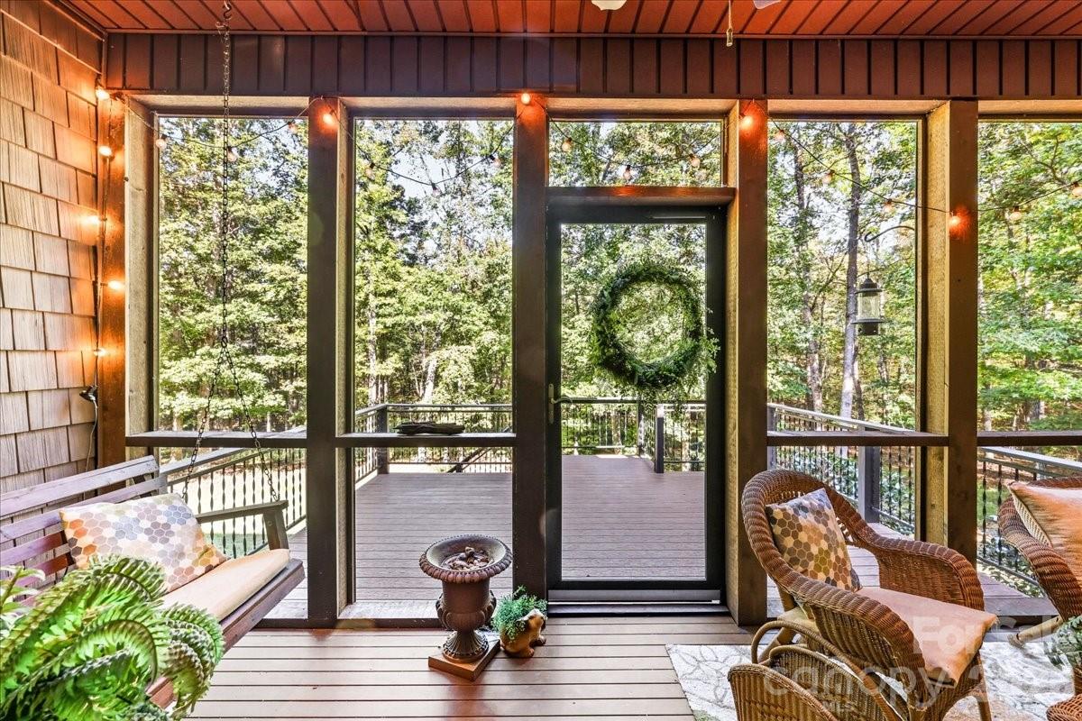 562 Rocky Cove Lane — Denton