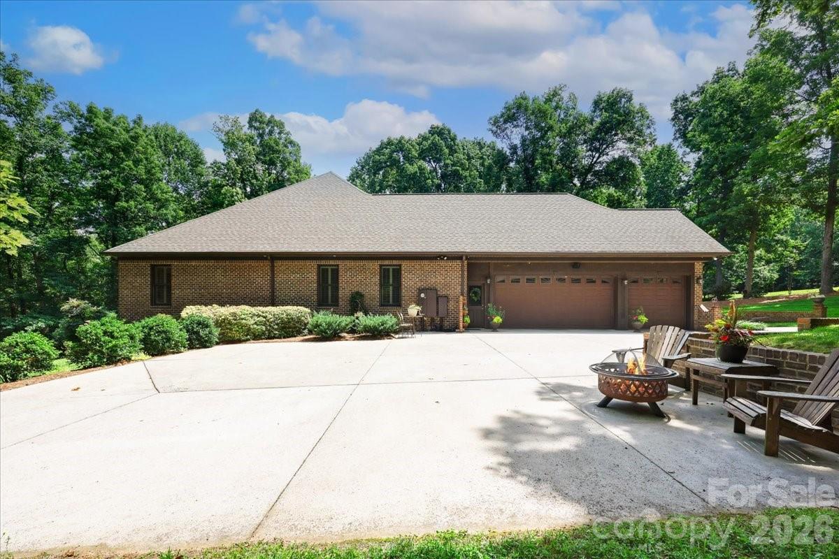 562 Rocky Cove Lane — Denton