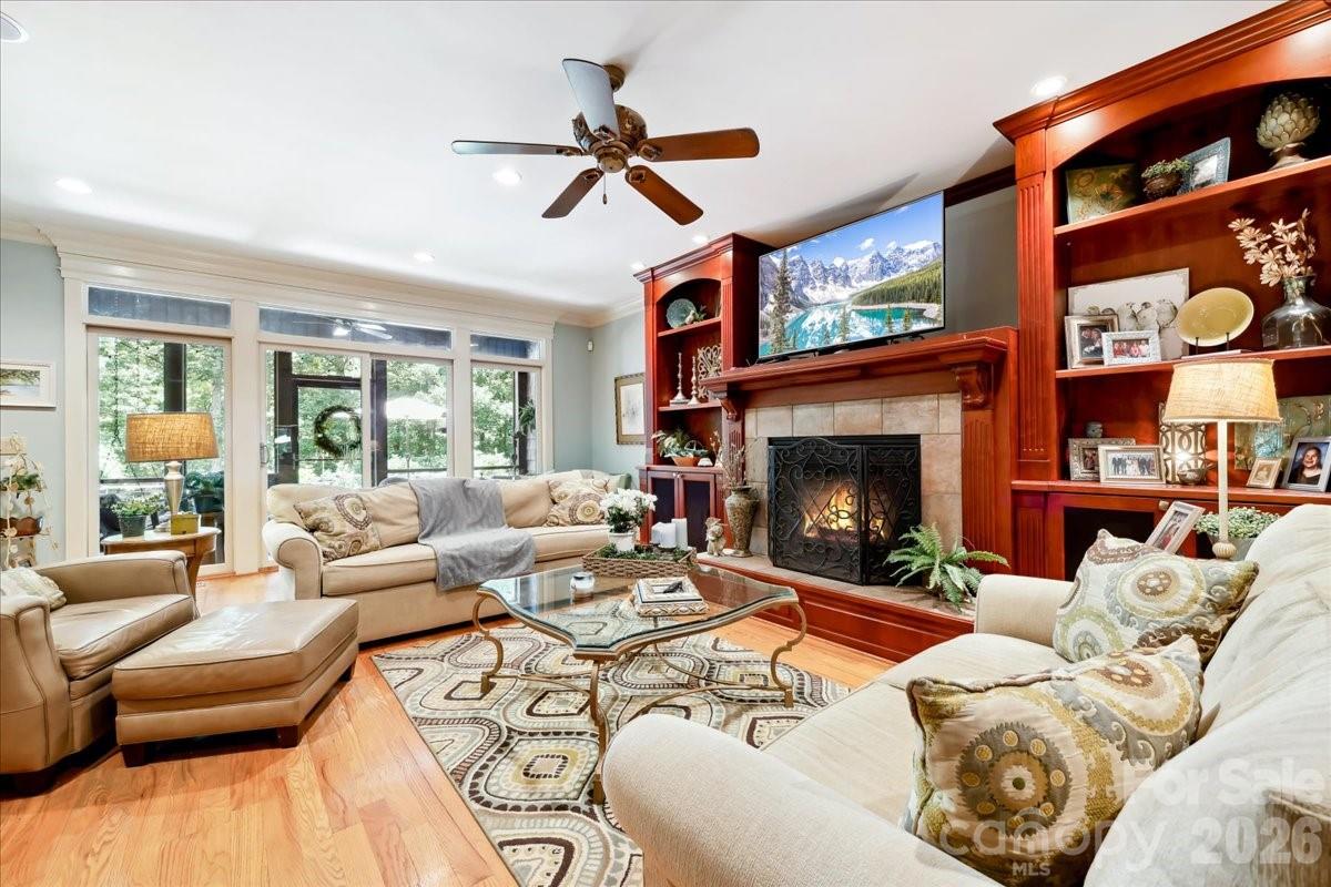 562 Rocky Cove Lane — Denton