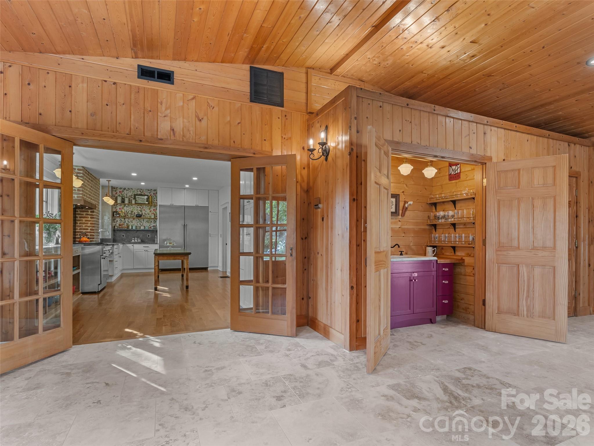 505 N Country Club Road — Brevard
