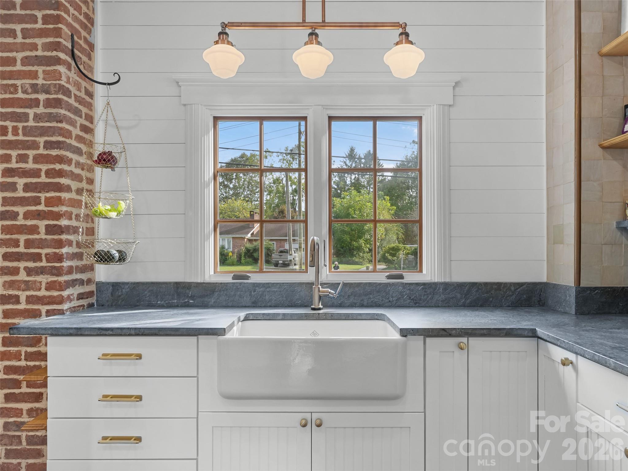 505 N Country Club Road — Brevard