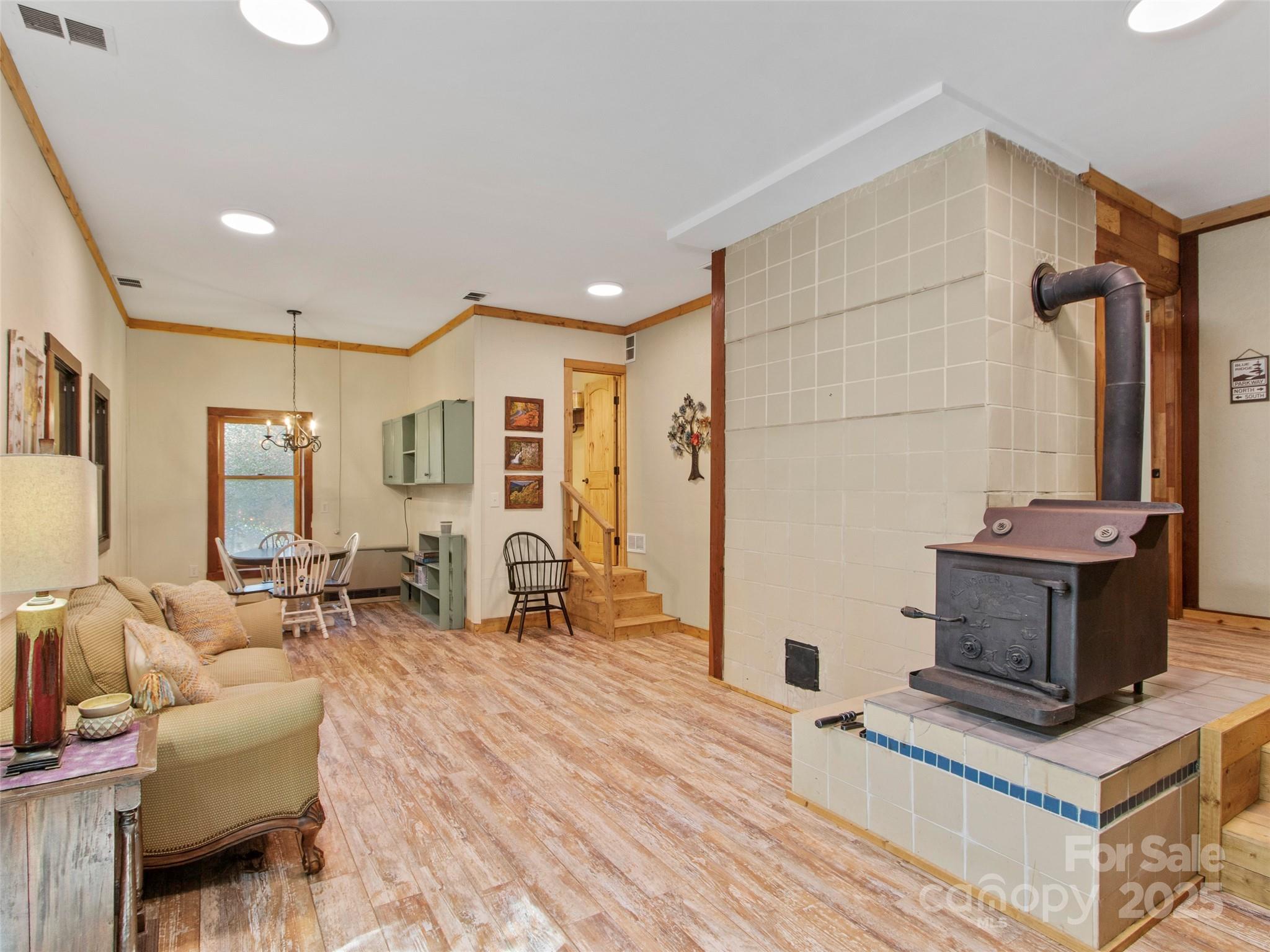354 Big Ridge Road — Burnsville