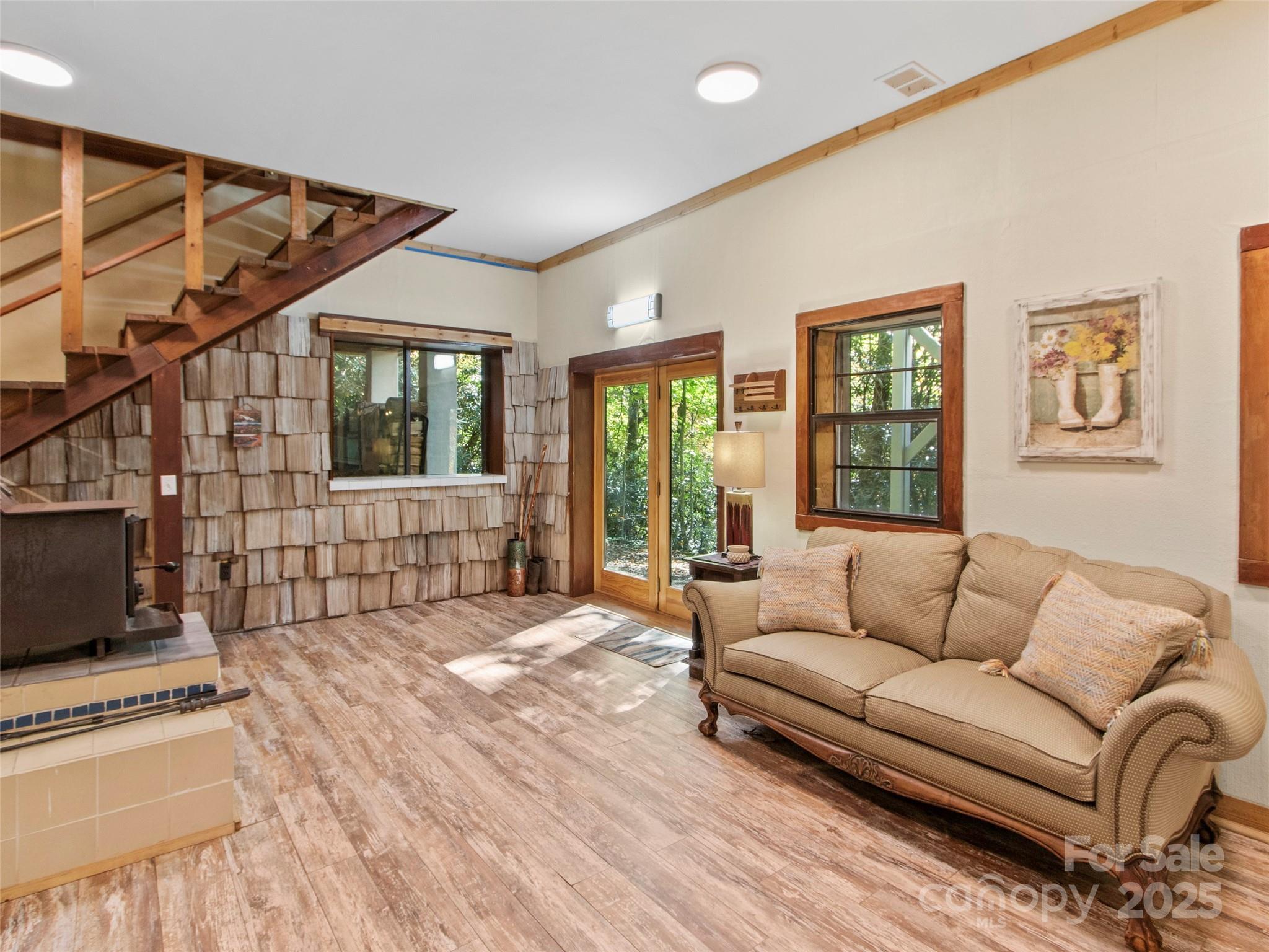 354 Big Ridge Road — Burnsville