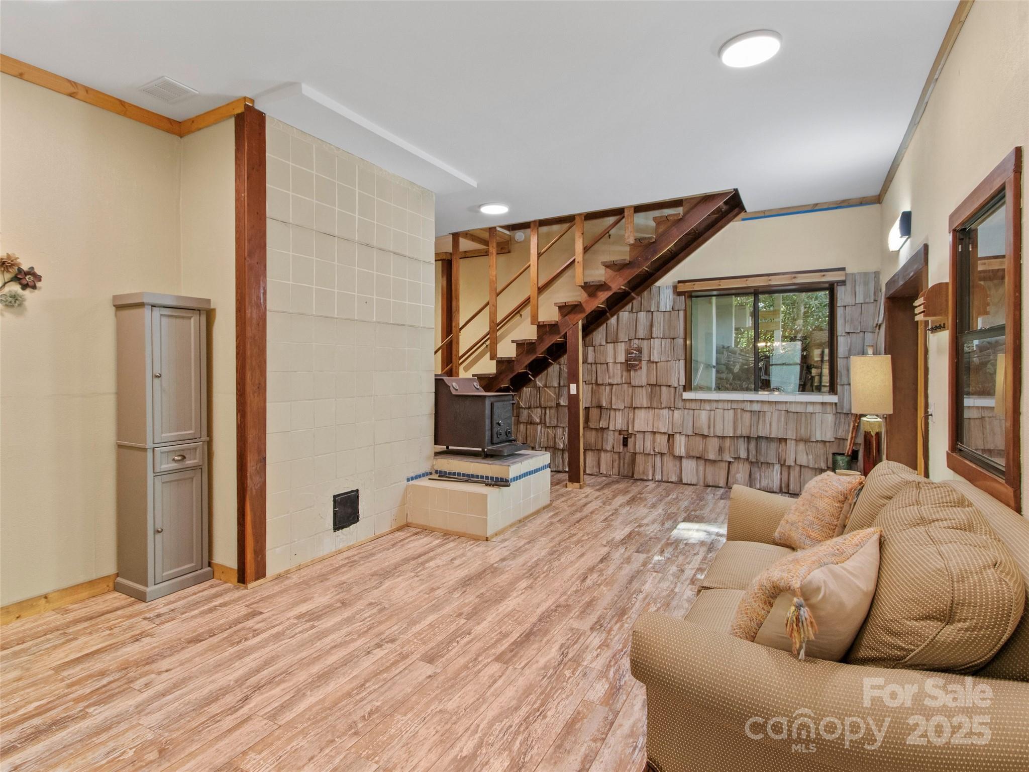 354 Big Ridge Road — Burnsville
