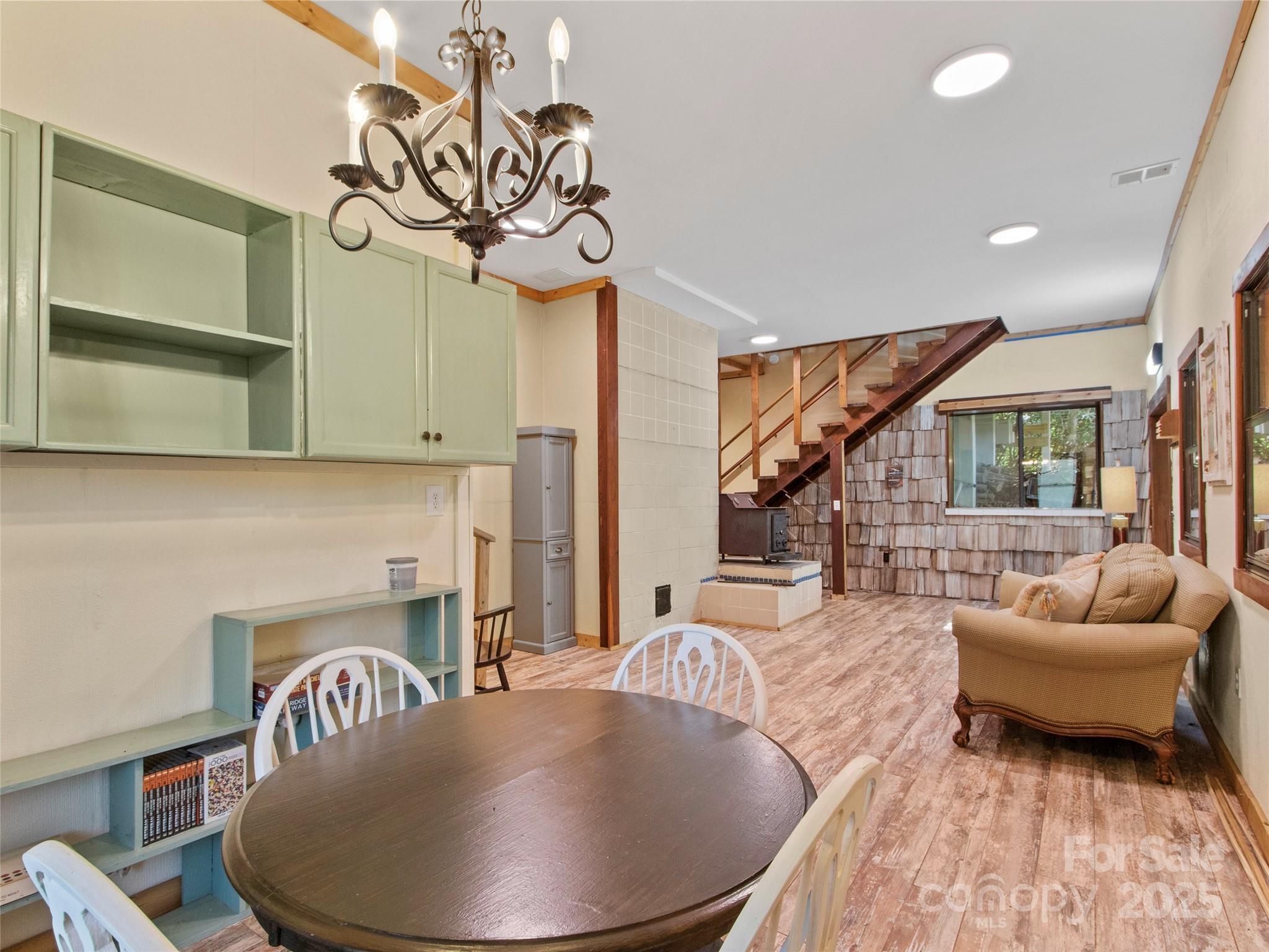 354 Big Ridge Road — Burnsville