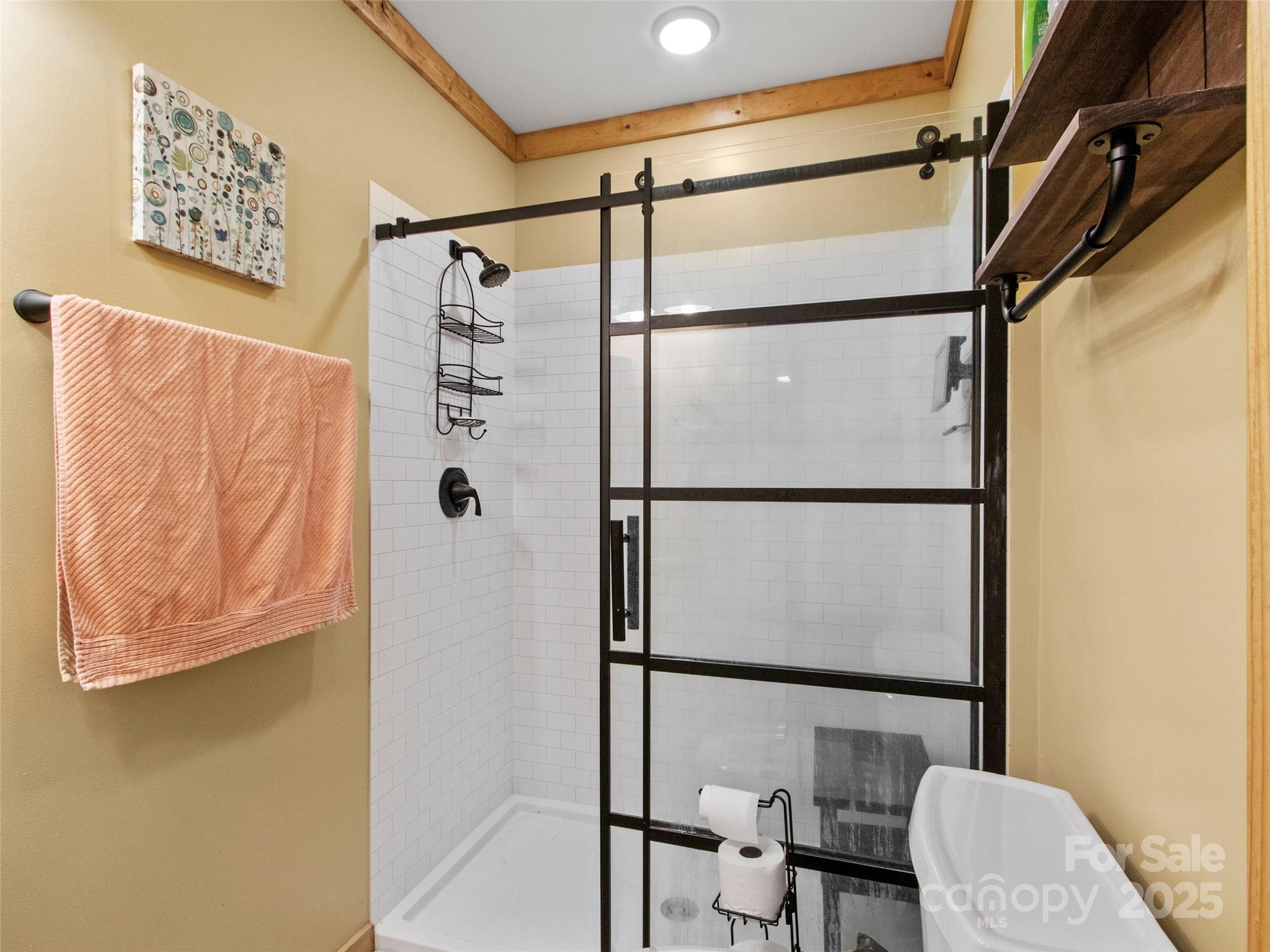 354 Big Ridge Road — Burnsville