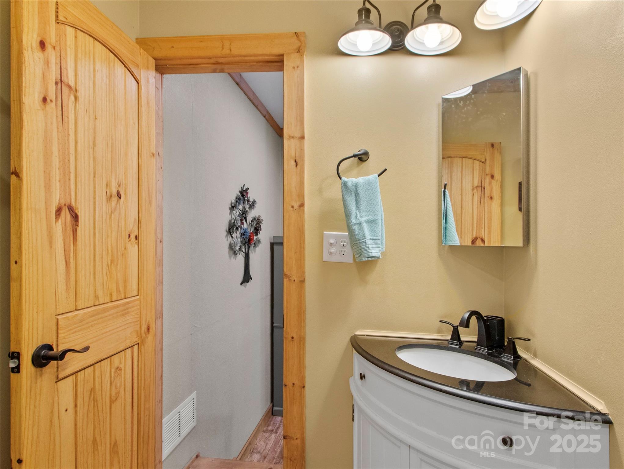 354 Big Ridge Road — Burnsville