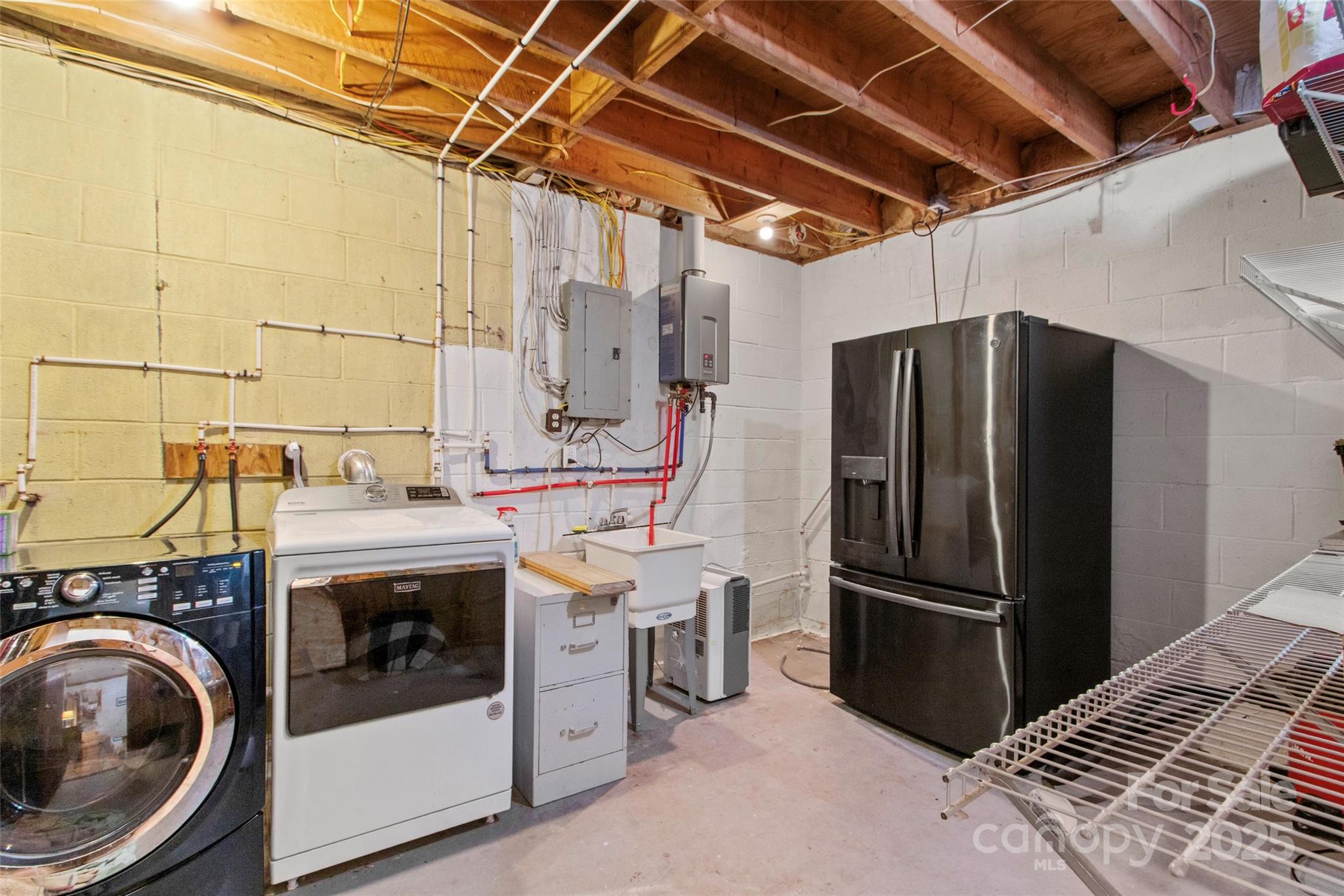 354 Big Ridge Road — Burnsville