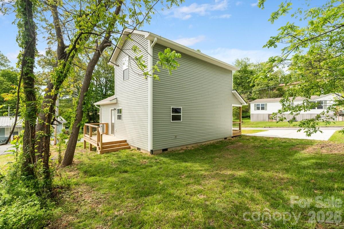102 Babb Street — Waynesville