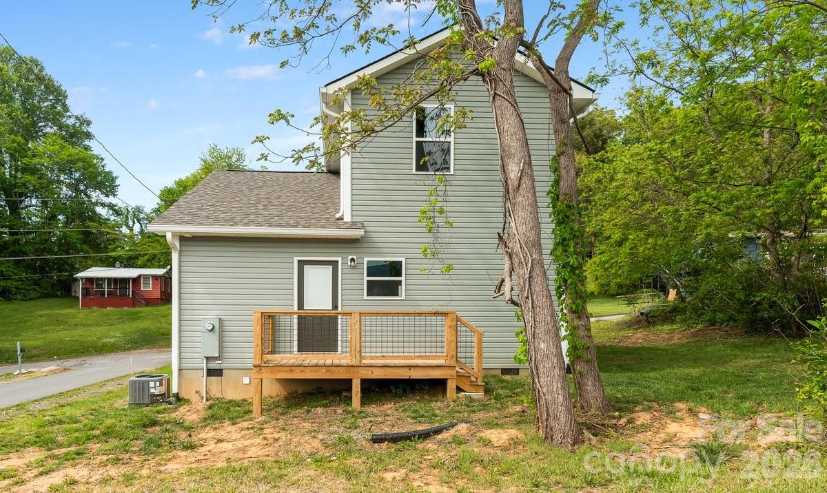 102 Babb Street — Waynesville