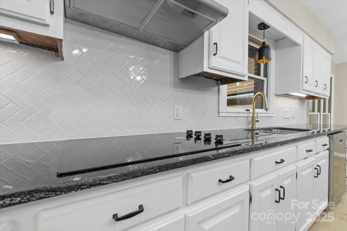 5916 Cashion Road — Huntersville