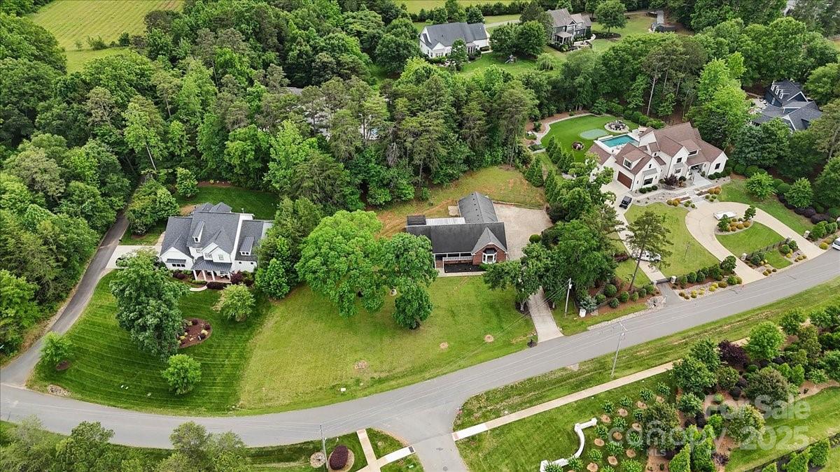5916 Cashion Road — Huntersville