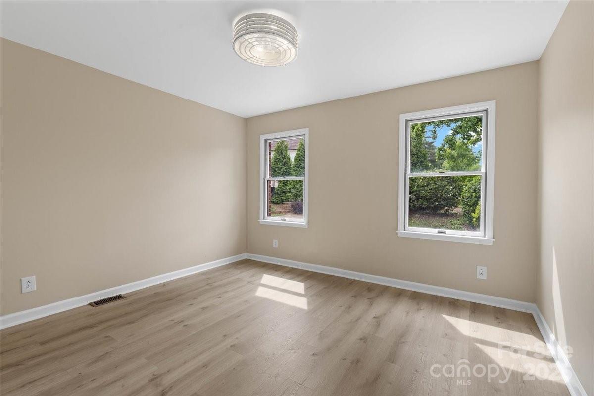 5916 Cashion Road — Huntersville