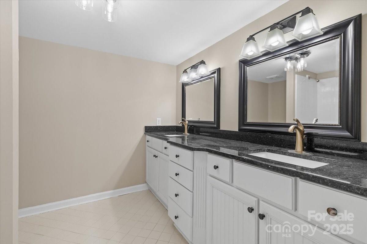 5916 Cashion Road — Huntersville